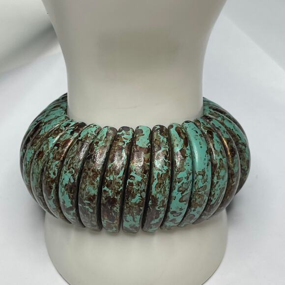 stretch turquoise blue colored stretch costume fashion bracelet resin jewelry - Picture 6 of 11